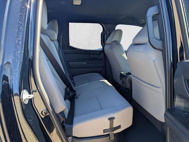 صورة مصغرة 17 لـ 2025 Toyota TACOMA SR5