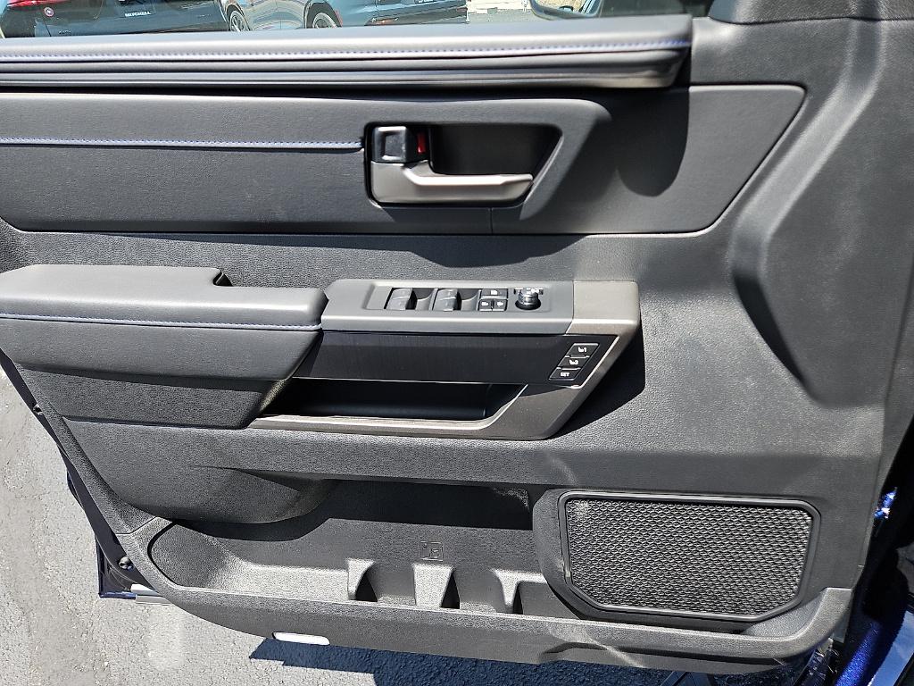 TOYOTA TUNDRA - 10