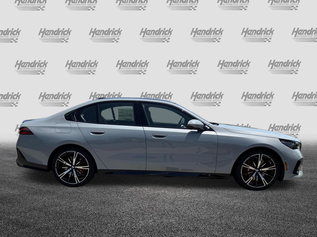 2027 BMW 530 I — миниатюра 11