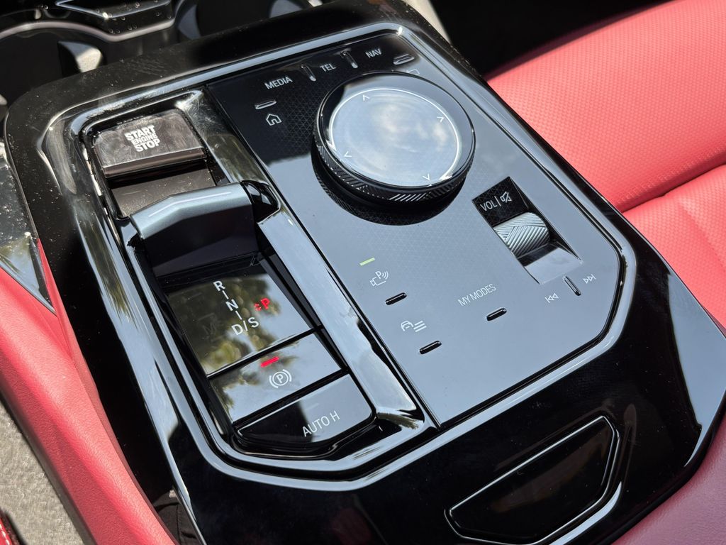 2027 BMW 530 I — миниатюра 29