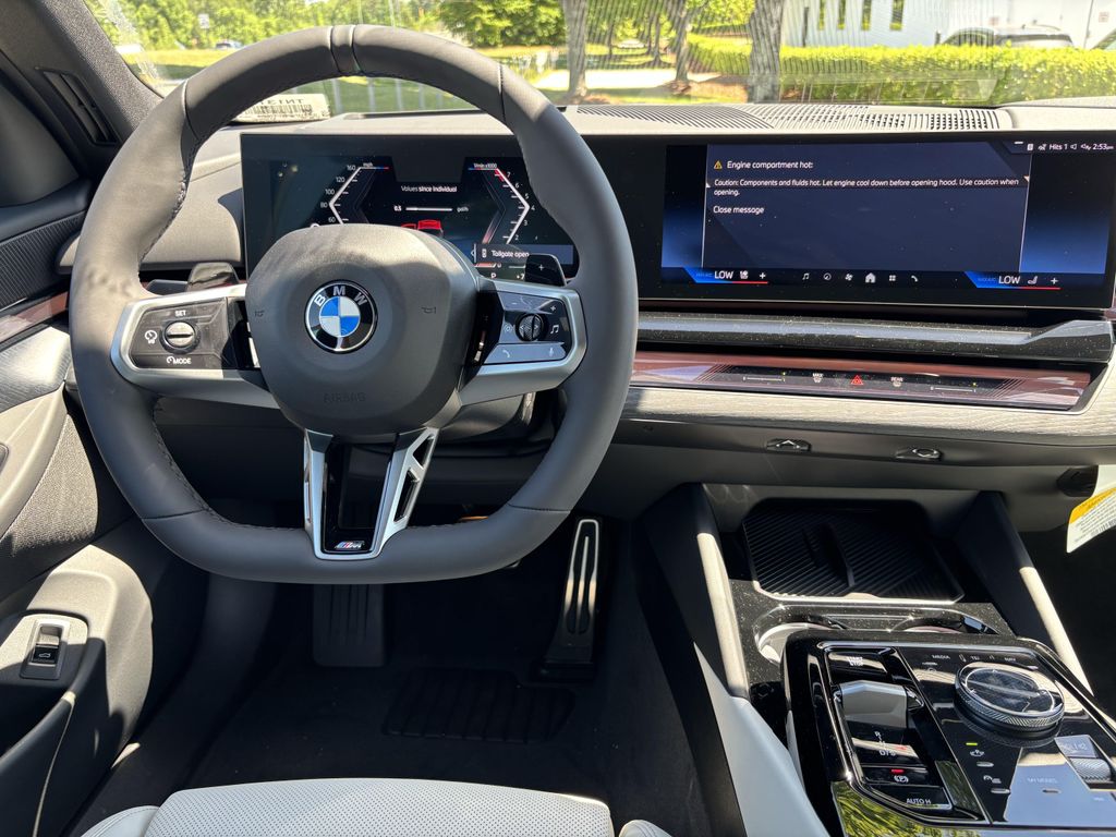 2027 BMW 530 I — миниатюра 19