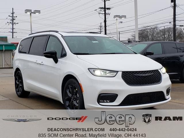 New 2026 Chrysler Pacifica Limited