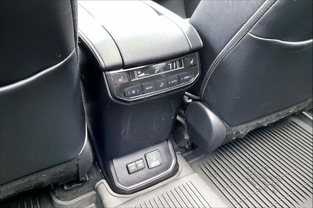 TOYOTA HIGHLANDER - 10