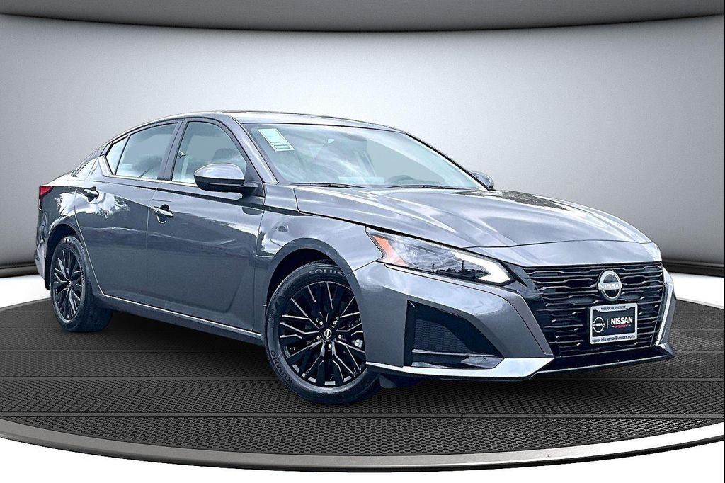 New 2026 Nissan Altima SV FWD