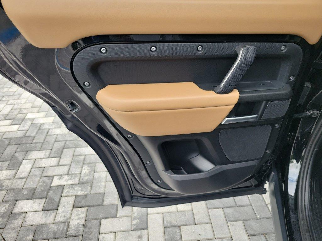 صورة مصغرة 21 لـ 2025 LAND Rover DEFENDER P400 X