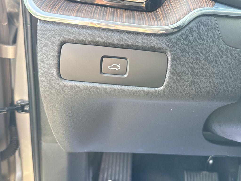 صورة مصغرة 32 لـ 2023 Volvo XC60 B5 PLUS BRIGHT THEME
