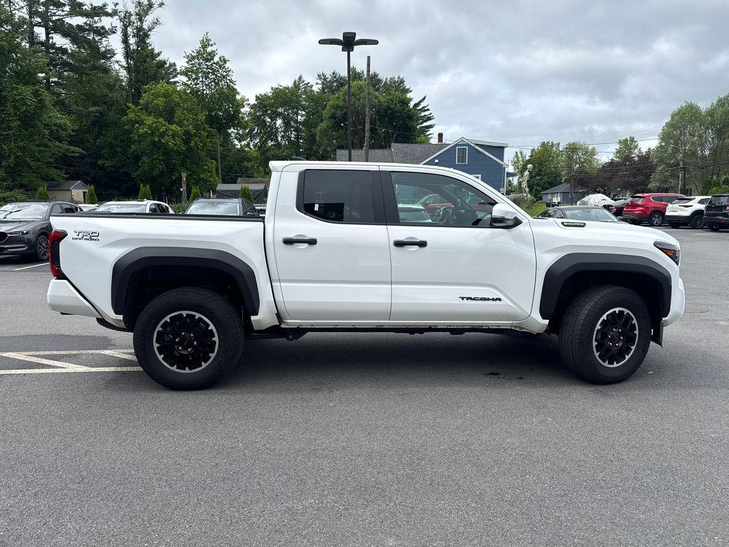 2025 Toyota TACOMA HYBRID TRD OFF ROAD — фото 6