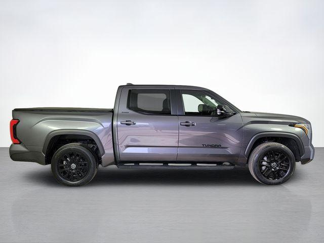 TOYOTA TUNDRA - 2