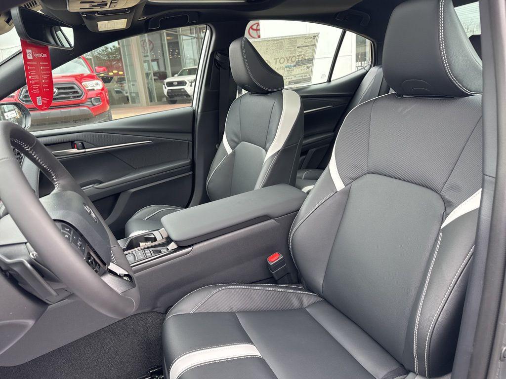 TOYOTA CAMRY - 10