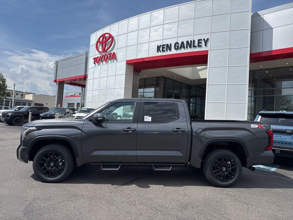 TOYOTA TUNDRA - 2