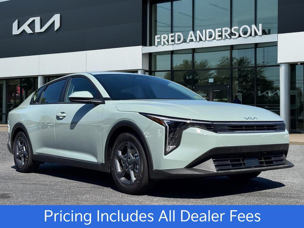 New 2026 Kia K4 LXS