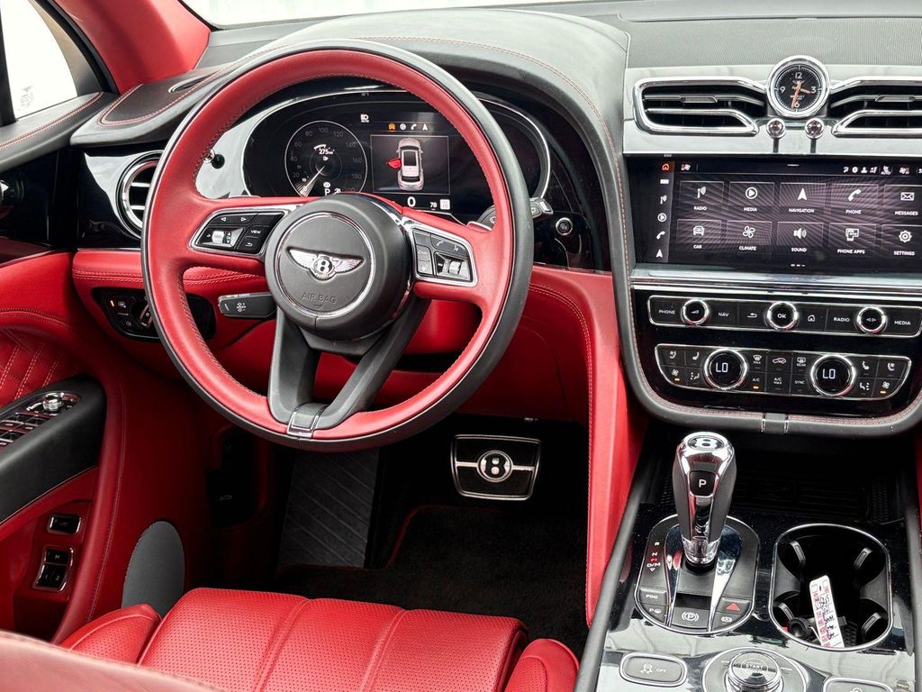 صورة مصغرة 22 لـ 2021 Bentley BENTAYGA V8