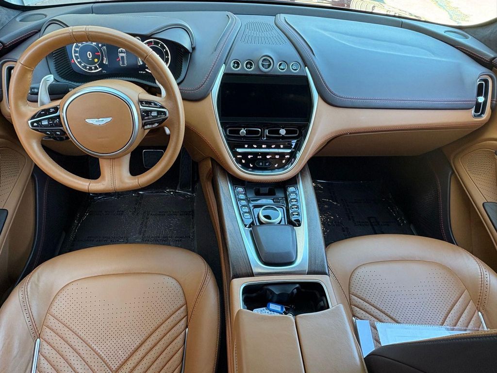 صورة مصغرة 11 لـ 2021 Aston Martin DBX BASE