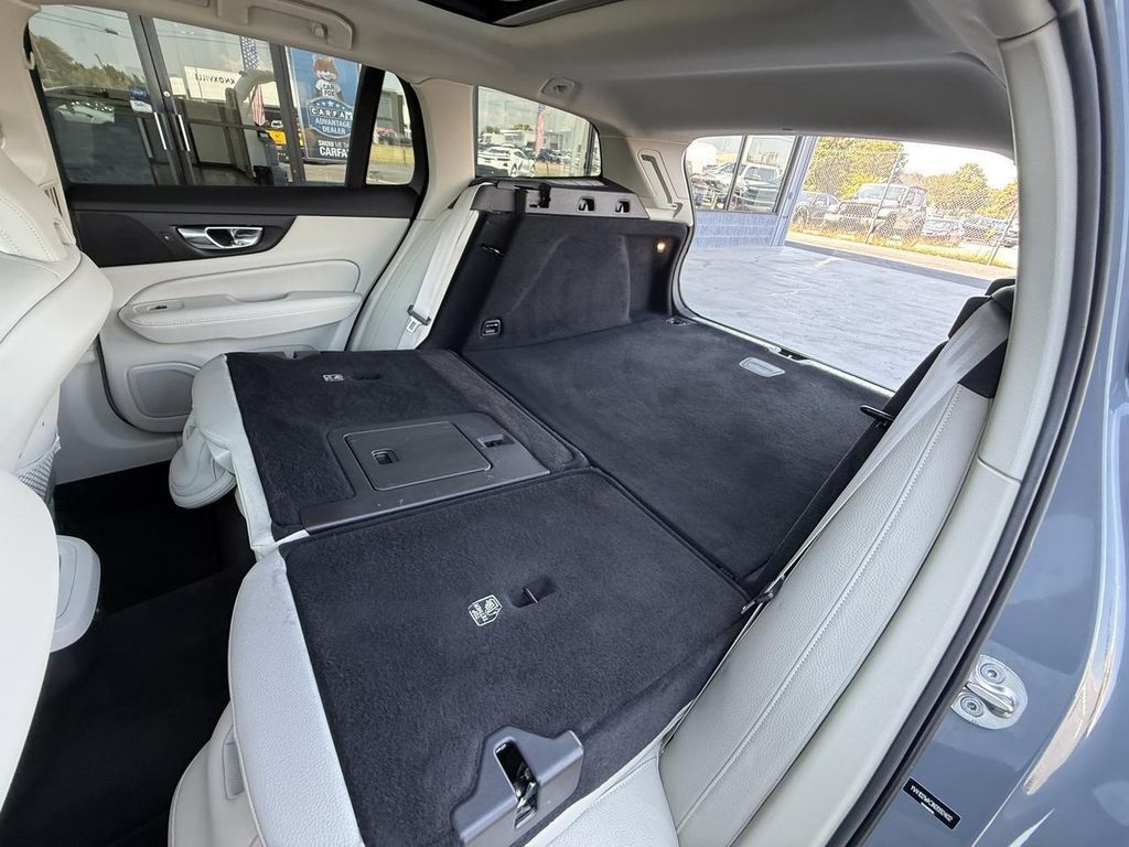 صورة مصغرة 46 لـ 2022 Volvo V60 CROSS COUNTRY T5