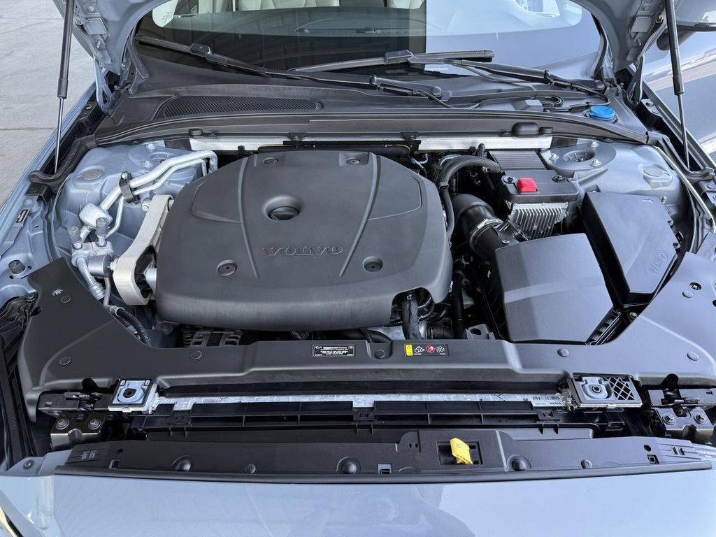 صورة مصغرة 52 لـ 2022 Volvo V60 CROSS COUNTRY T5