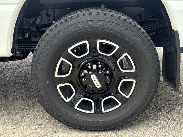 صورة 9 لـ 2026 FORD F-350 PLATINUM