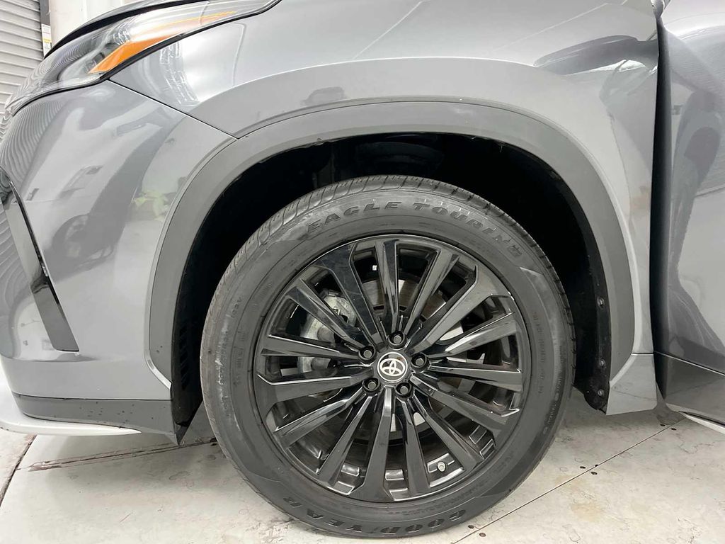 صورة مصغرة 25 لـ 2023 Toyota HIGHLANDER XSE