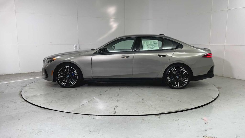 صورة 4 لـ 2026 BMW I5 M60