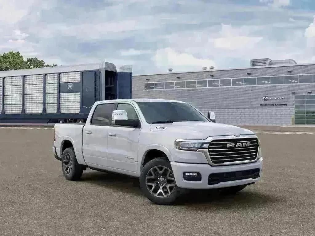 2026 RAM 1500 LARAMIE — фото 3