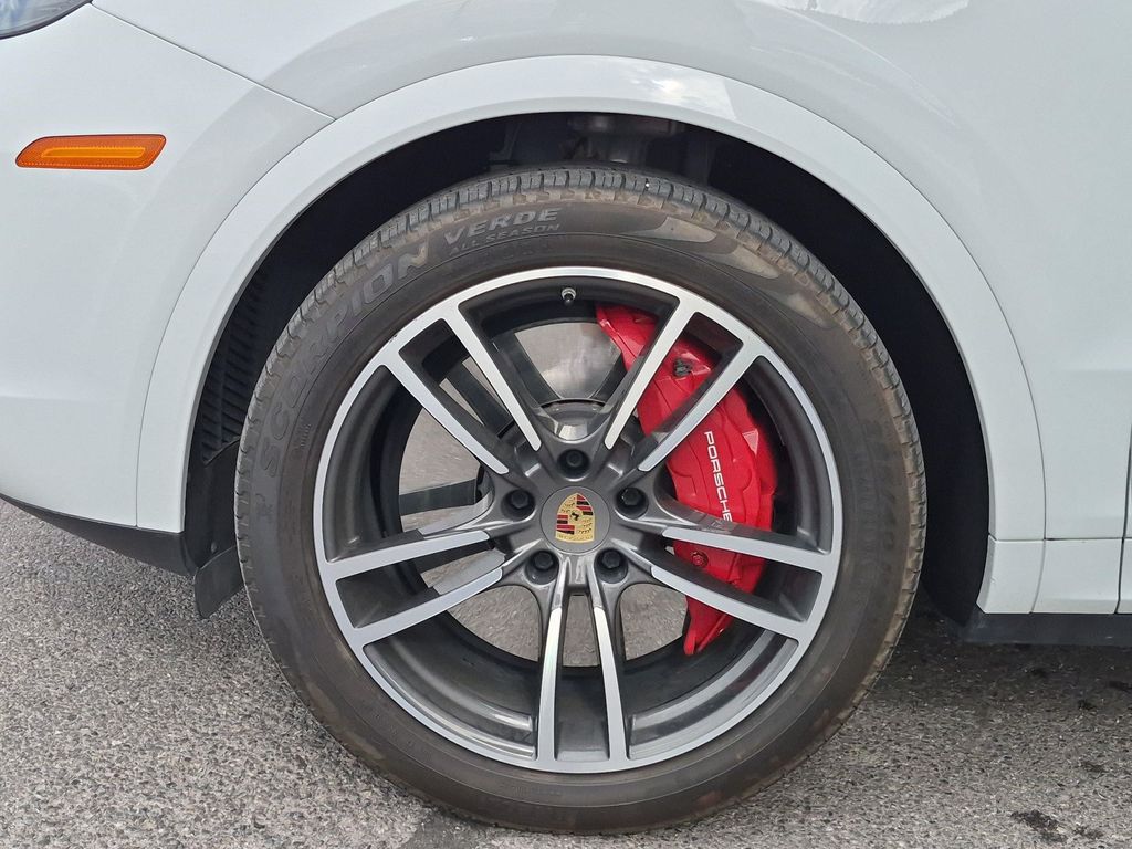 صورة 10 لـ 2021 Porsche CAYENNE TURBO