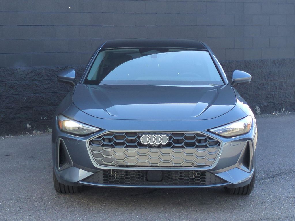 صورة مصغرة 8 لـ 2026 AUDI Q3 TFSI QUATTRO S TRONIC