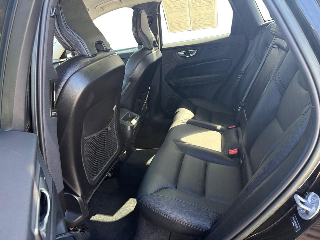 2023 Volvo XC60 B5 PLUS BRIGHT THEME 照片 16