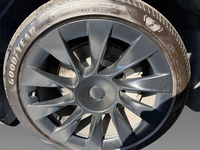 TESLA MODEL Y LONG RANGE DUAL MOTOR ALL-WHEEL DRIVE - 9