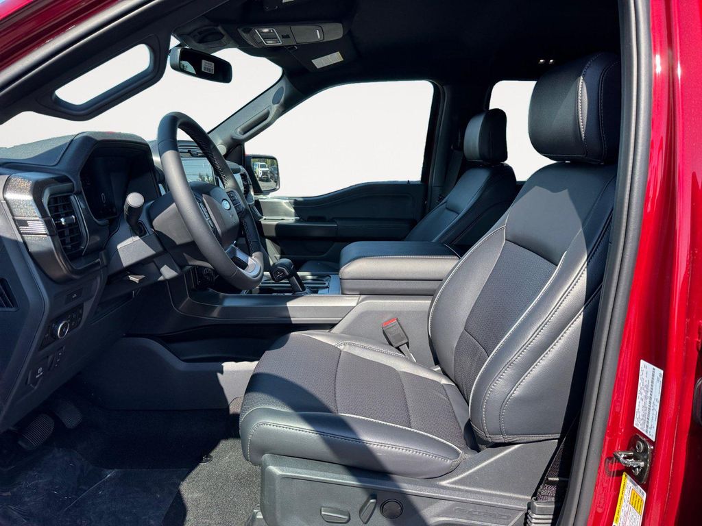 صورة 10 لـ 2026 FORD F-150 LARIAT
