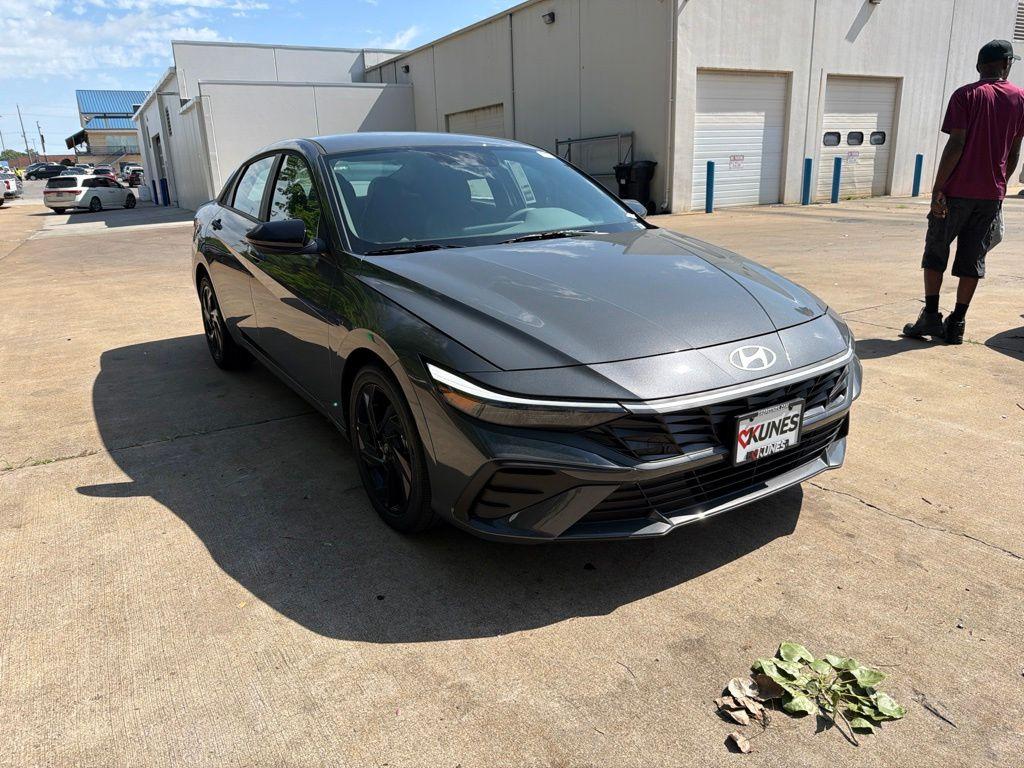 New 2026 Hyundai ELANTRA SEL Sport