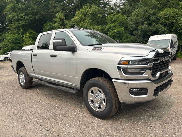 صورة 5 لـ 2026 RAM 2500 TRADESMAN CREW CAB 4X4 6'4' BOX