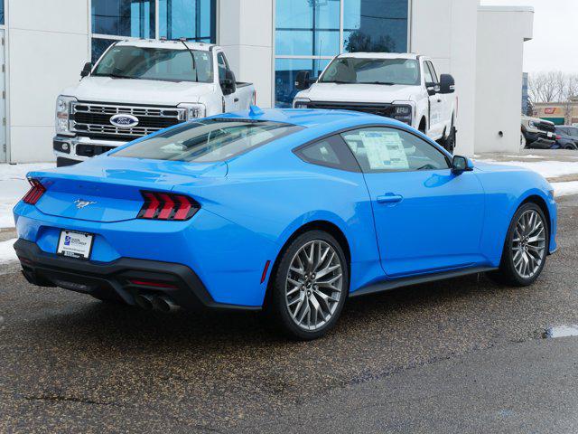 2026 FORD MUSTANG ECOBOOST PREMIUM — фото 3
