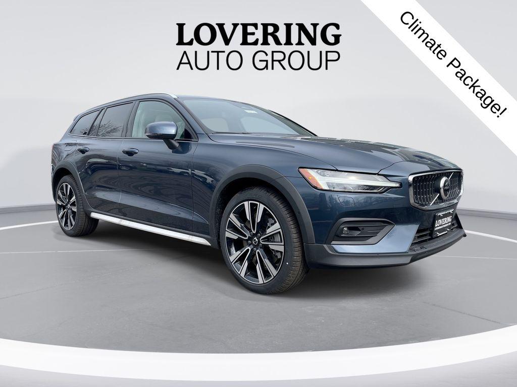 New 2026 Volvo V60 Cross Country Ultra, B5 AWD Gas (mild hybrid)