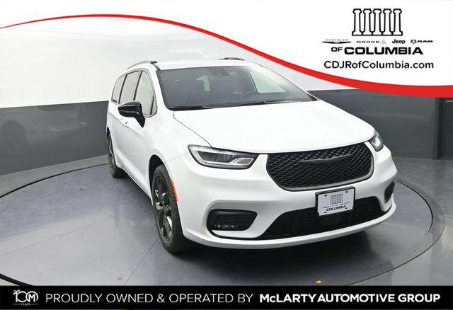 New 2026 Chrysler Pacifica L
