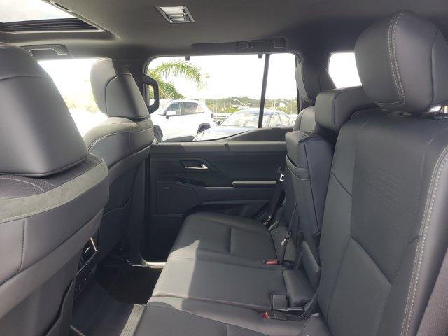 صورة 13 لـ 2025 Lexus GX 550 GX 550 OVERTRAIL+