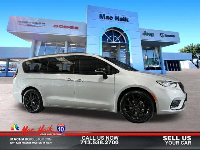 New 2026 Chrysler Pacifica L