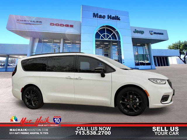New 2026 Chrysler Pacifica L