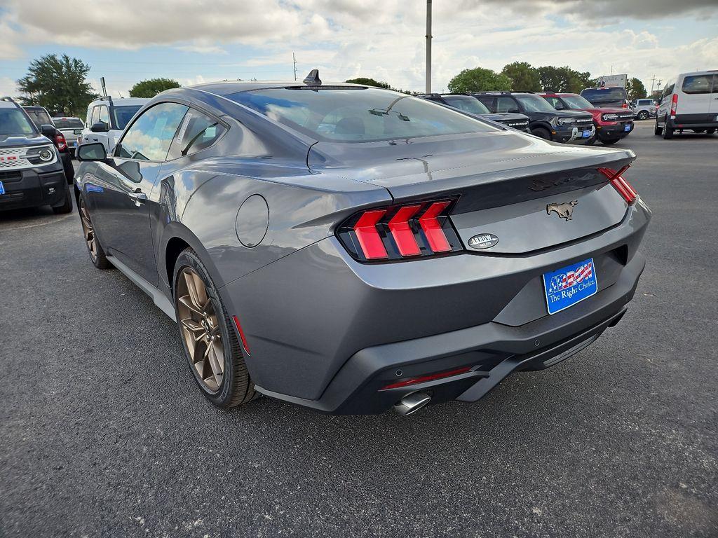 صورة 9 لـ 2026 FORD MUSTANG ECOBOOST