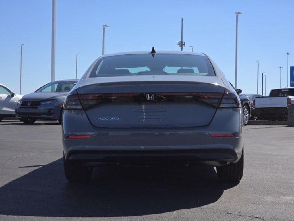 صورة 9 لـ 2026 Honda ACCORD SE