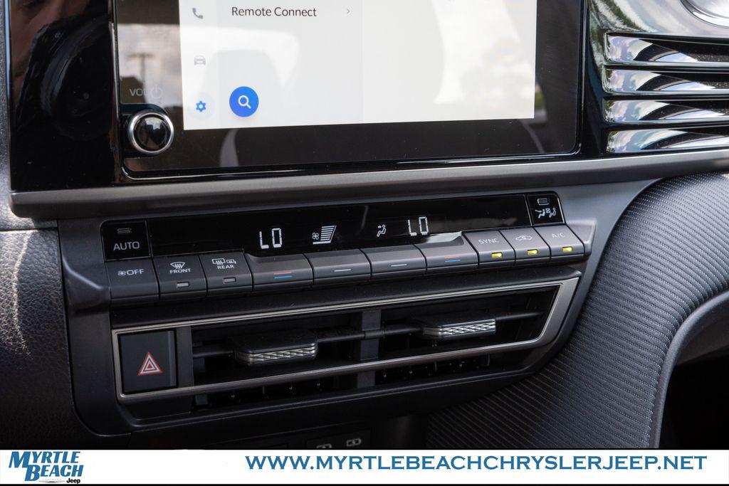2025 Toyota CAMRY SE thumbnail 22