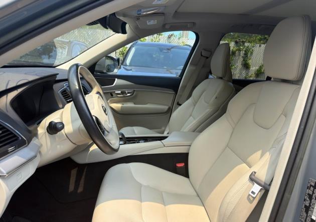 2023 Volvo XC90 B5 CORE 照片 6