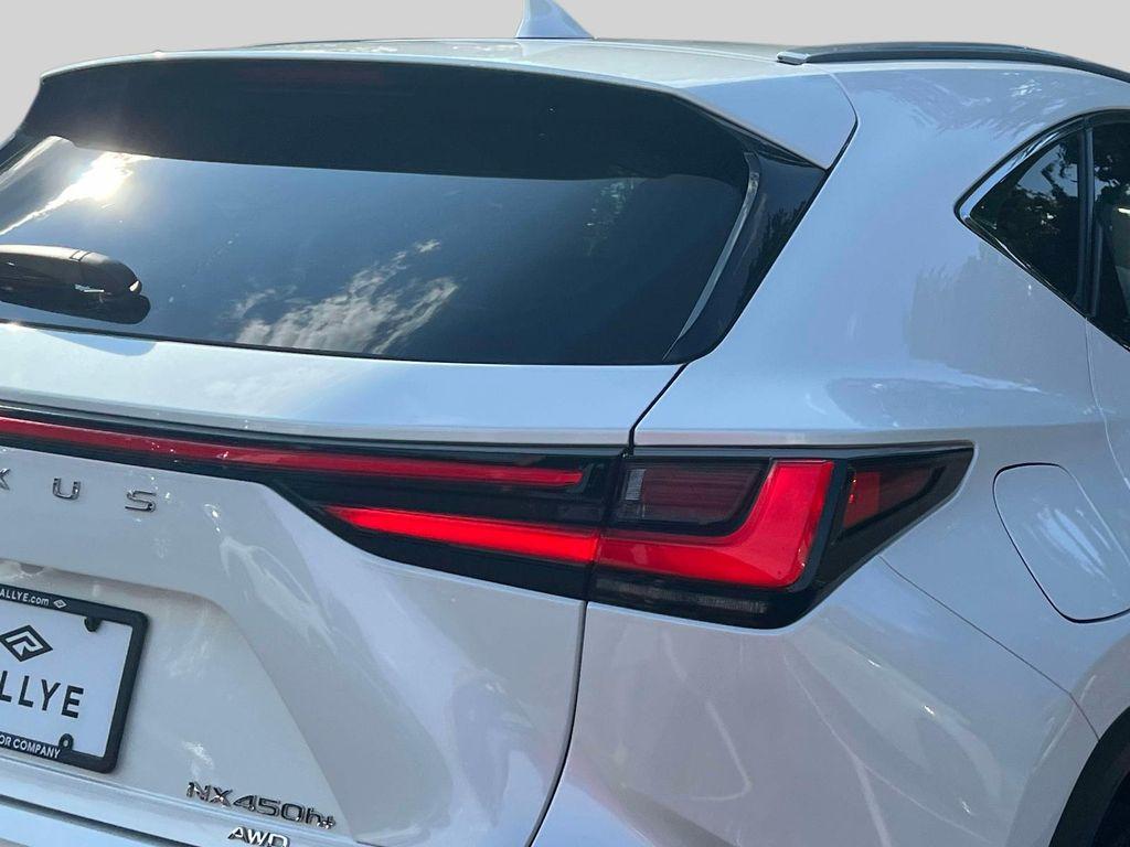صورة 9 لـ 2024 Lexus NX 450H+ LUXURY