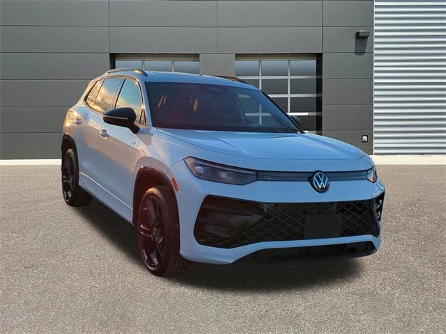 New 2026 Volkswagen Tiguan 2.0T SE R-Line Black