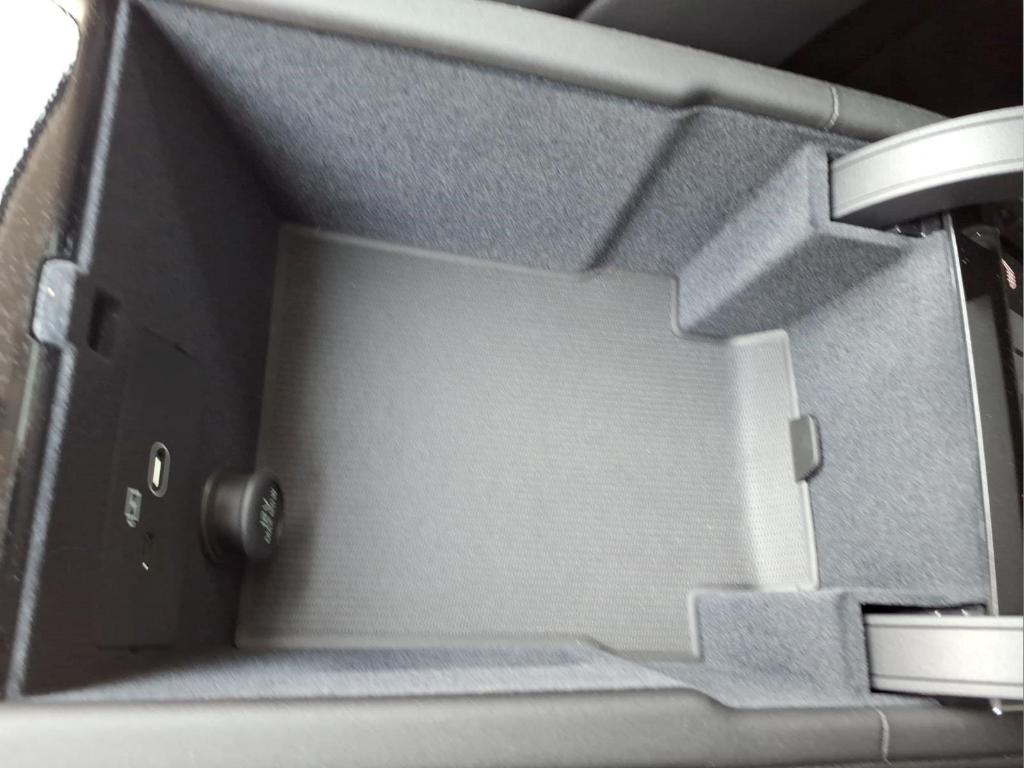 2026 Volvo XC90 PLUG-IN HYBRID T8 PLUS 7-SEATER — миниатюра 26