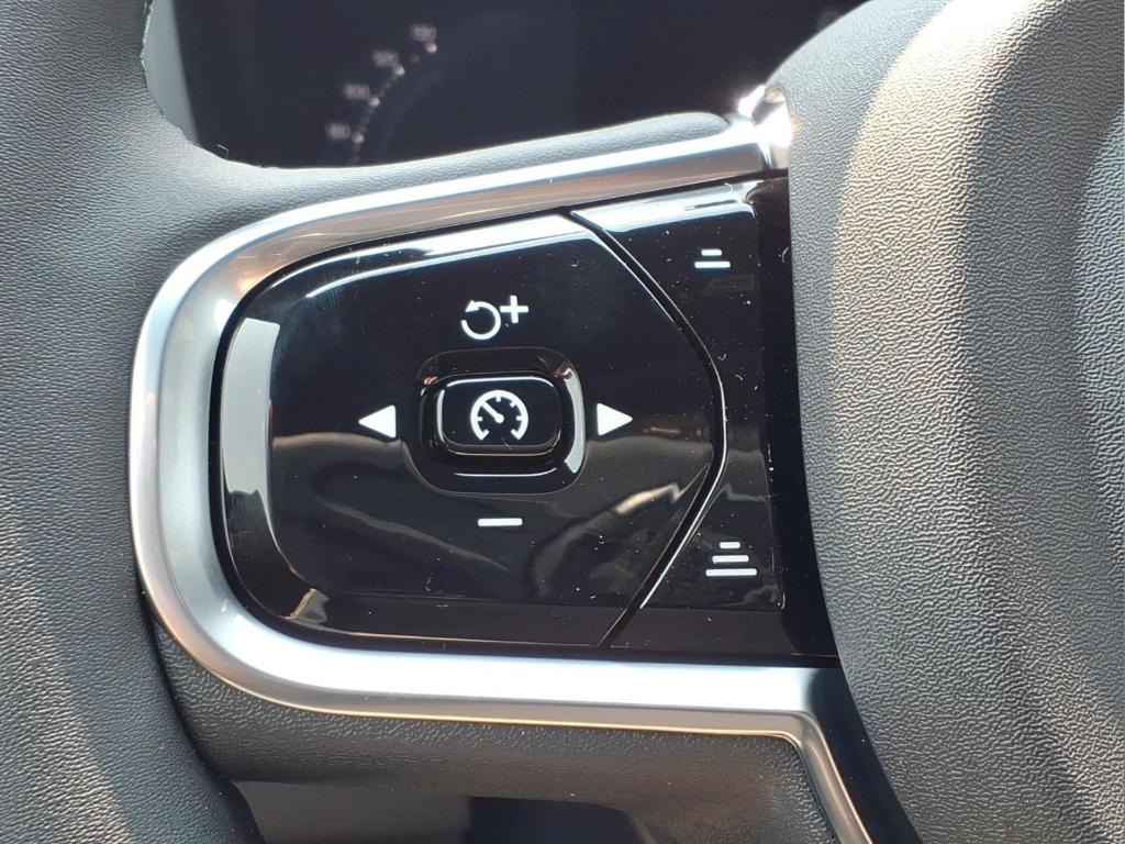 2026 Volvo XC60 B5 ULTRA BLACK EDITION 缩略图 14