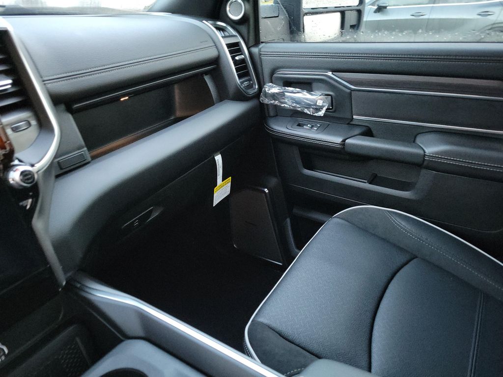2026 RAM 3500 LARAMIE CREW CAB 4X4 8' BOX — миниатюра 26