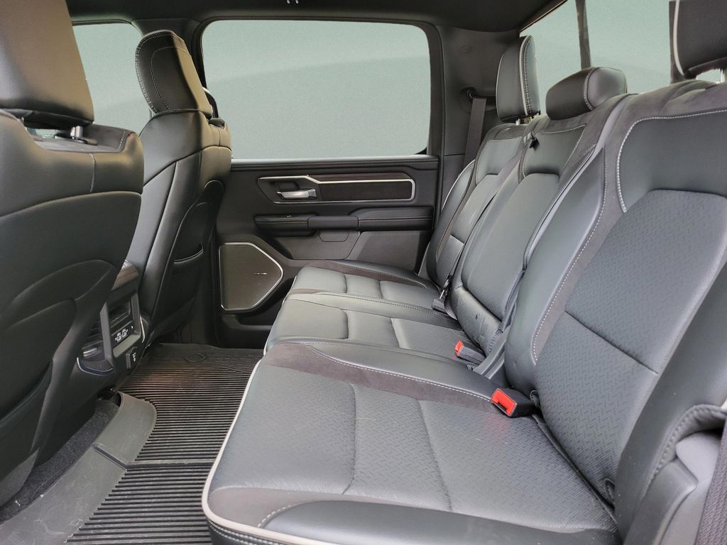 صورة 6 لـ 2025 RAM 1500 LARAMIE