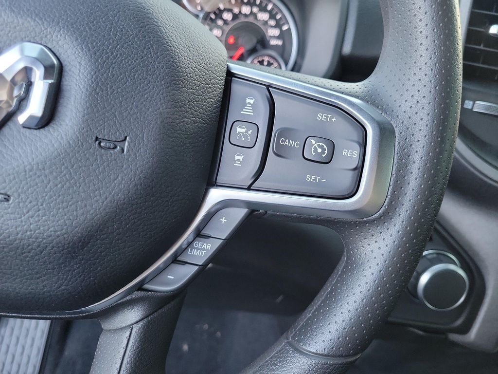 صورة مصغرة 24 لـ 2026 RAM 1500 EXPRESS