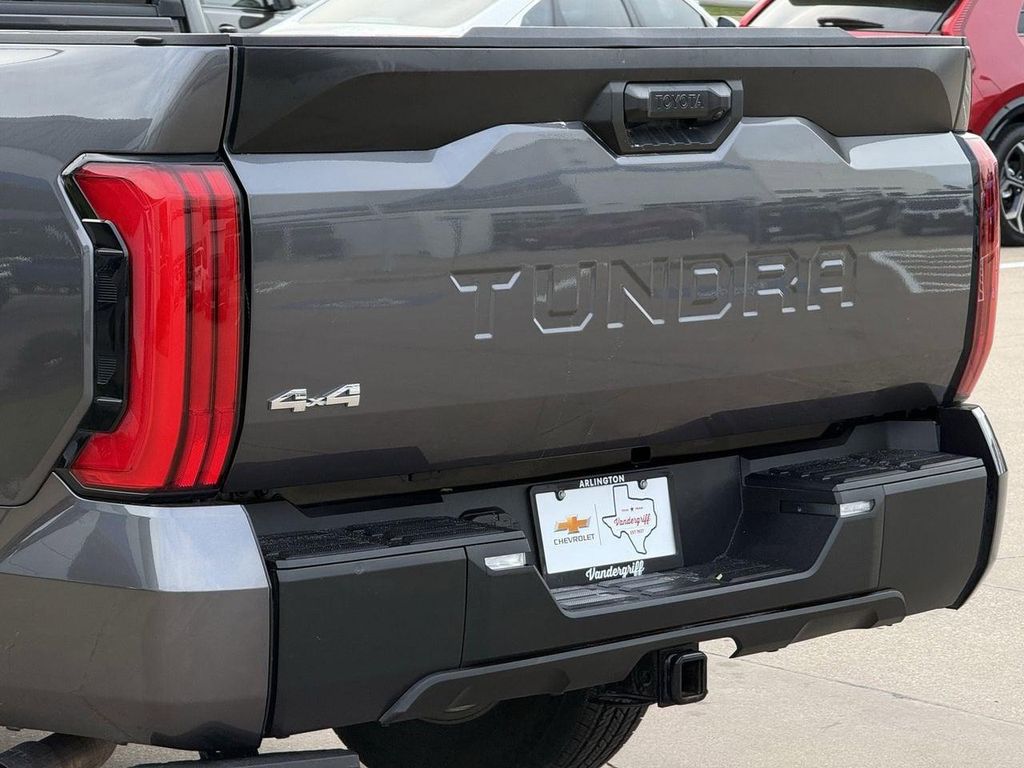 TOYOTA TUNDRA - 6