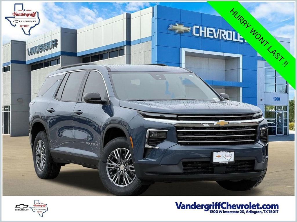 New 2026 Chevrolet Traverse LT