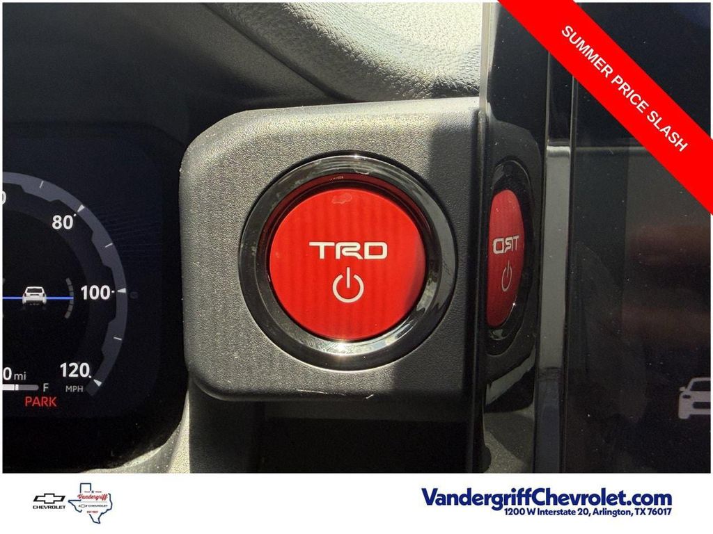 2025 Toyota 4RUNNER TRD PRO thumbnail 16